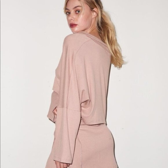 Lna | Nwt Revolve Cropped Cape Top Nude Small - Picture 7 of 10